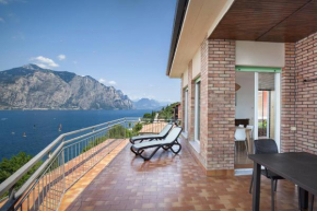 Apartment Windows On The Lake Malcesine